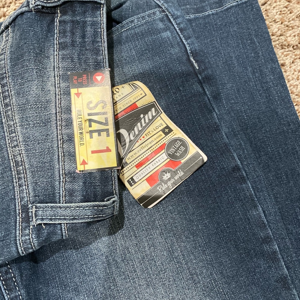 Jean - Picture 2 of 3